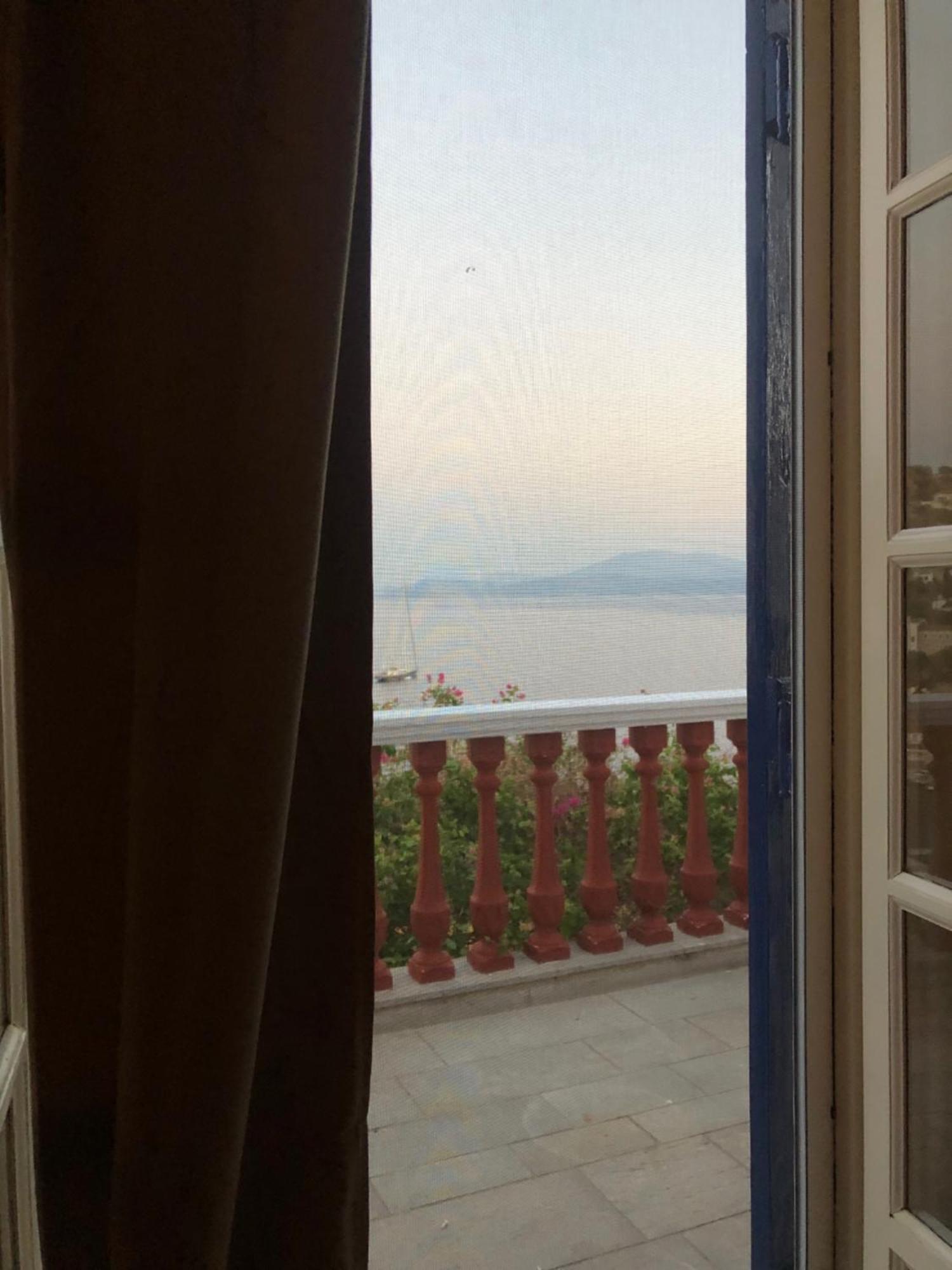 Hydra Estrella Villa *